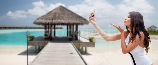 Jeune femme smartphone été Voyage technologie [[stock_photo]] © dolgachov