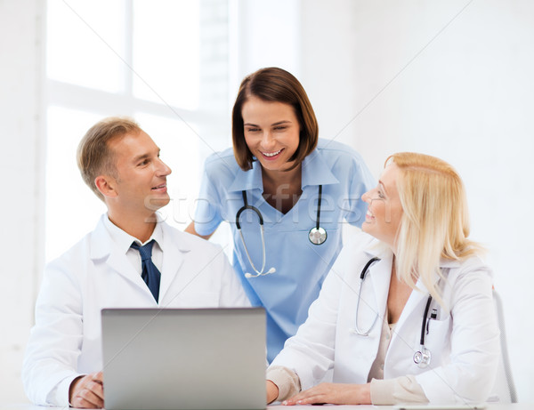 Foto stock: Grupo · médicos · mirando · salud · médicos