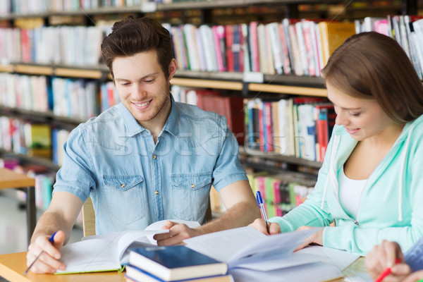 Zdjęcia stock: Studentów · książek · egzamin · biblioteki · ludzi · wiedzy