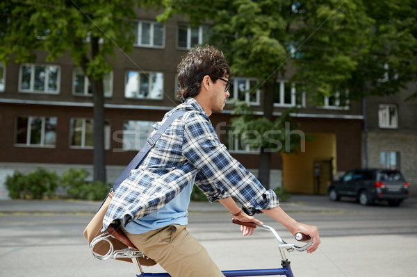 Сток-фото: молодые · человека · сумку · верховая · езда · зафиксировано