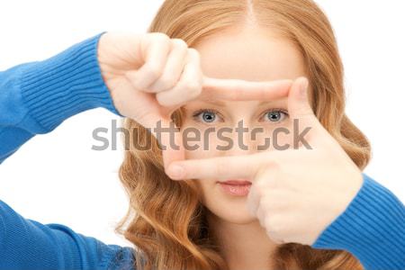 Foto stock: Mujer · mirando · agujero · dedos · Foto · mano