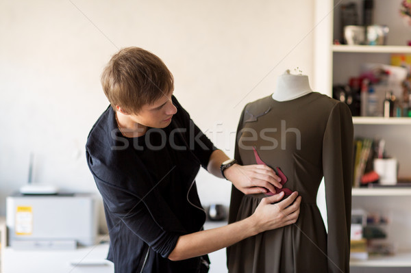 Modă proiectant rochie studio oameni Imagine de stoc © dolgachov