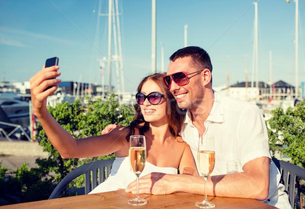 Foto stock: Sorridente · casal · potável · champanhe · café · amor