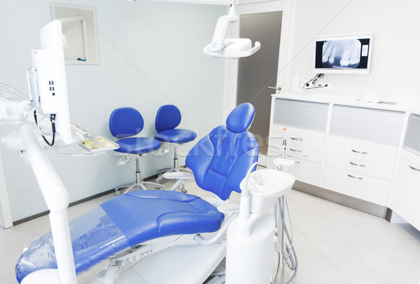 室內 新 現代 牙科 診所 辦公室 商業照片 © dolgachov