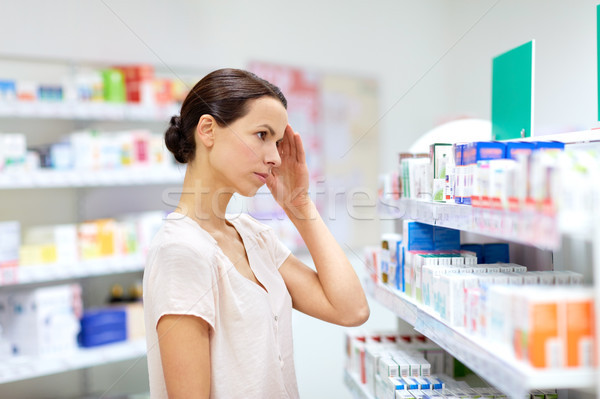 Stock foto: Kunden · Kopfschmerzen · Auswahl · Drogen · Apotheke · Medizin