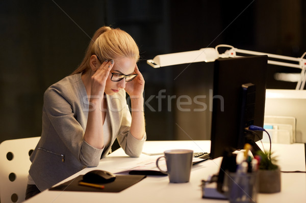 Femme d'affaires ordinateur travail nuit bureau affaires [[stock_photo]] © dolgachov