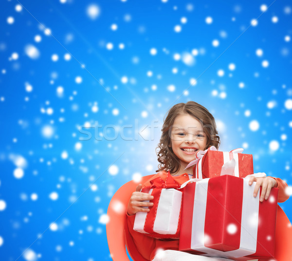 Stock foto: Lächelnd · kleines · Mädchen · Feiertage · präsentiert · Weihnachten