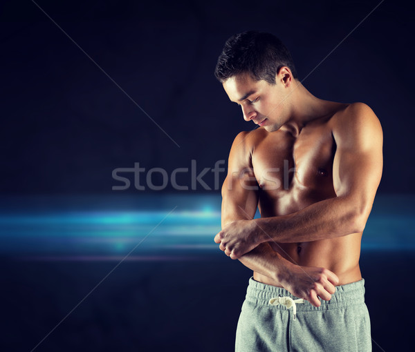 Foto stock: Jóvenes · masculina · herido · tocar · codo