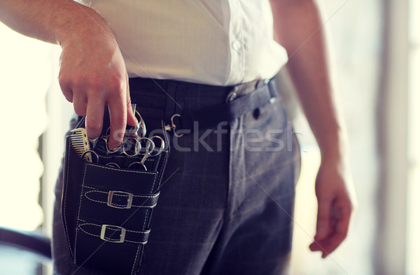 Közelkép férfi stylist szerszám tok szalon Stock fotó © dolgachov