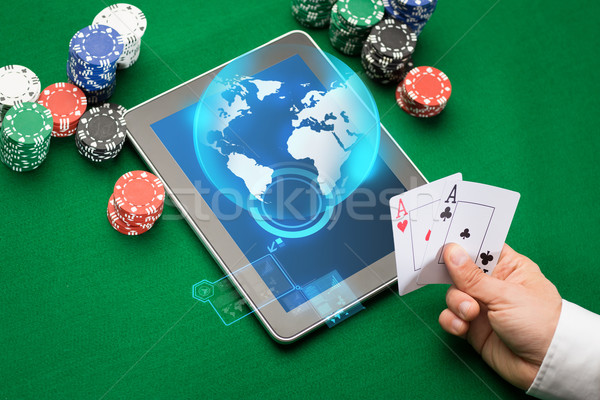 Stok fotoğraf: Kumarhane · poker · oyuncu · kartları · tablet · cips