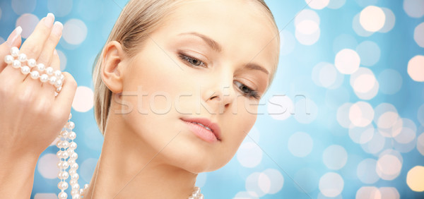 Belle femme perle perles main beauté luxe [[stock_photo]] © dolgachov