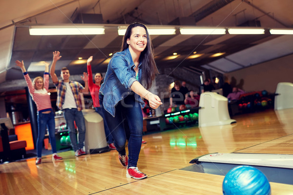 [[stock_photo]]: Heureux · jeune · femme · balle · bowling · club