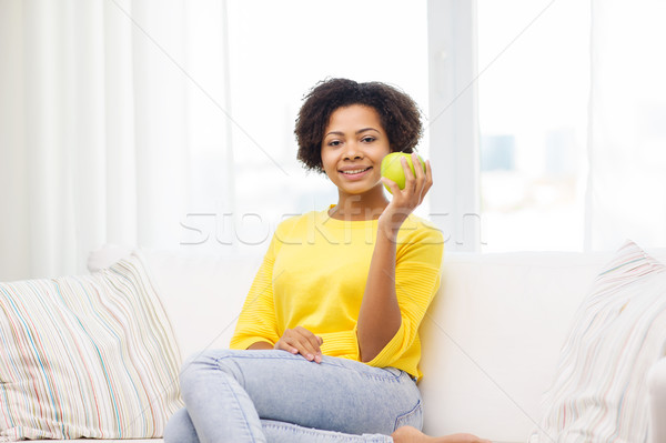 ストックフォト: 幸せ · アフリカ系アメリカ人 · 女性 · 緑 · リンゴ · 人