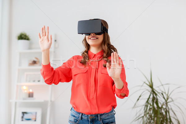 Boldog nő virtuális valóság headset otthon Stock fotó © dolgachov