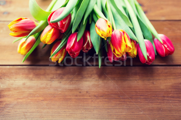 Foto stock: Tulipán · flores · mesa · de · madera · flora · jardinería