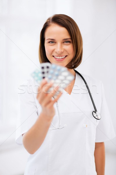 Foto stock: Médico · ampolla · pastillas · salud · médicos · mujer