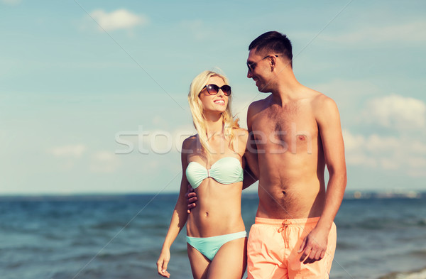 Glücklich Paar Badebekleidung Fuß Sommer Strand Stock foto © dolgachov