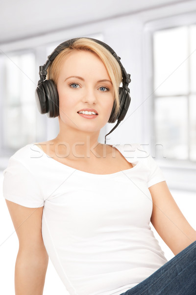 [[stock_photo]]: Heureux · adolescente · grand · casque · photos · femme