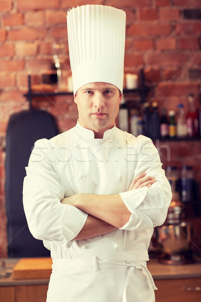 Gelukkig mannelijke chef kok restaurant keuken Stockfoto © dolgachov