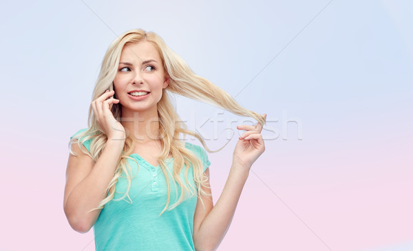 Stockfoto: Glimlachend · jonge · vrouw · roepen · smartphone · emoties · uitdrukkingen