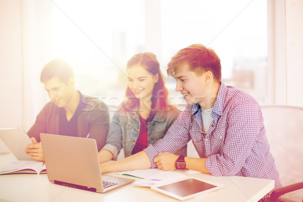 Stockfoto: Studenten · laptop · notebooks · onderwijs · technologie