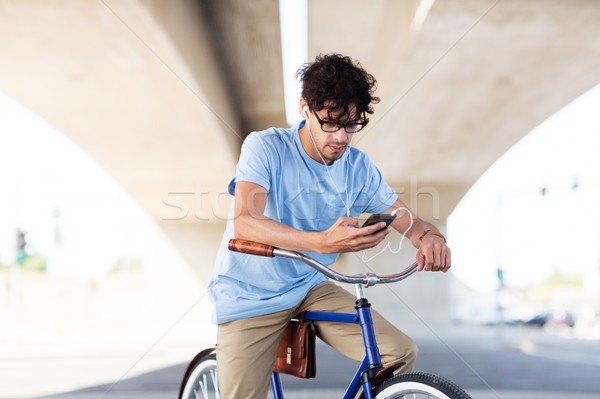 Homme smartphone vélo personnes communication [[stock_photo]] © dolgachov