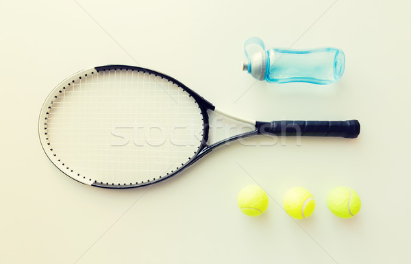 Raquette de tennis bouteille sport fitness [[stock_photo]] © dolgachov