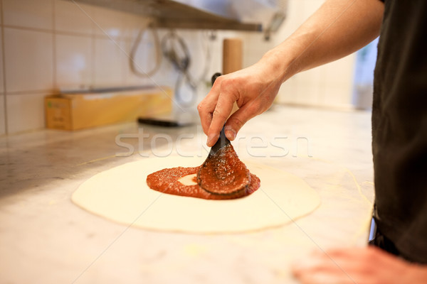 煮 番茄醬 比薩 比薩店 食品 商業照片 © dolgachov