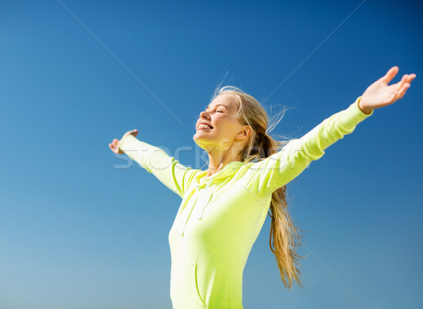 Foto stock: Mujer · deportes · aire · libre · fitness · estilo · de · vida · cielo