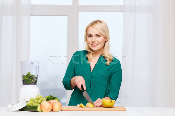 Lächelnde Frau Mixer Kochen Essen home gesunde Ernährung Stock foto © dolgachov