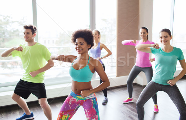 Foto d'archivio: Gruppo · sorridere · persone · dancing · palestra · studio