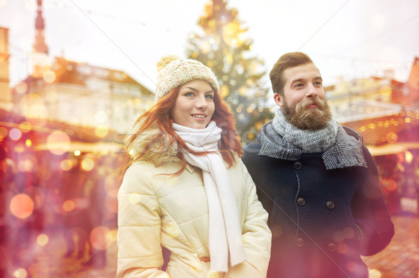 Foto stock: Feliz · casal · caminhada · cidade · velha · férias · inverno