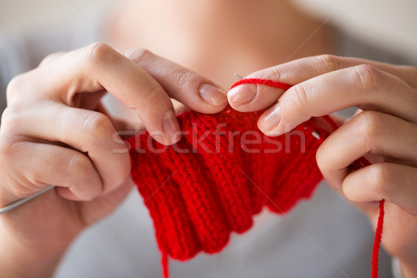 Hände Stricken Nadeln Garn Menschen Stock foto © dolgachov