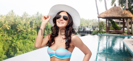 Szczęśliwy młoda kobieta bikini strój kąpielowy ludzi Zdjęcia stock © dolgachov