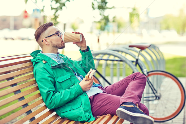 Stockfoto: Gelukkig · jonge · man · koffie · sandwich