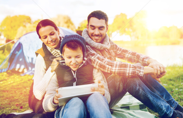 Famille heureuse tente camp tourisme [[stock_photo]] © dolgachov