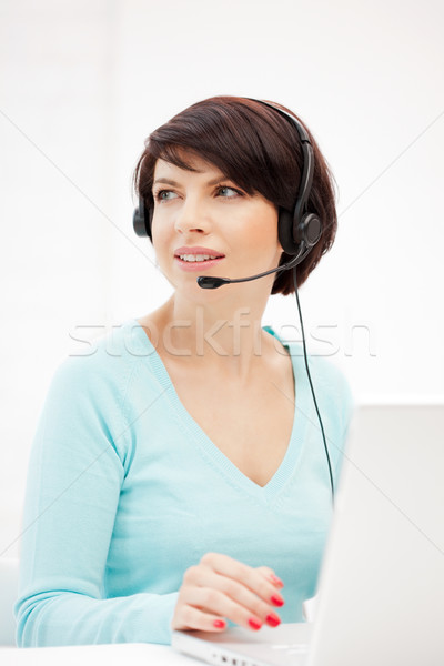 Helpline operator laptop imagine afaceri femeie Imagine de stoc © dolgachov