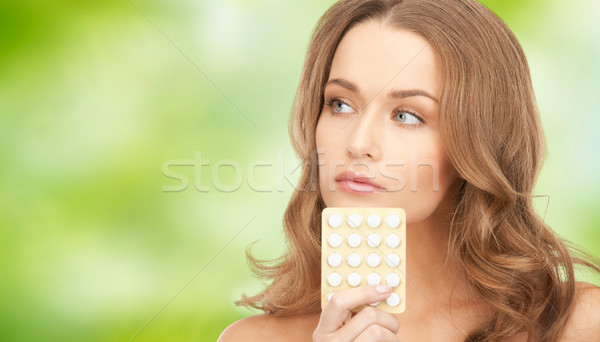 Belle jeune femme médication beauté personnes médecine [[stock_photo]] © dolgachov