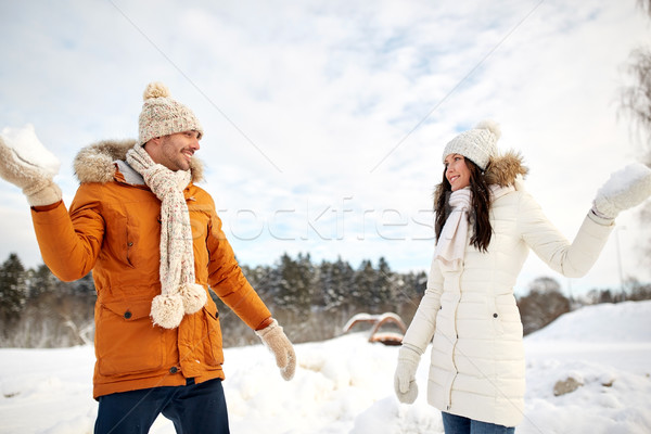 Feliz casal jogar inverno pessoas temporada Foto stock © dolgachov