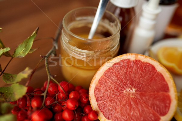 Traditioneel geneeskunde drugs gezondheidszorg grapefruit honing Stockfoto © dolgachov
