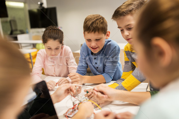 счастливым дети изобретение робототехника школы Сток-фото © dolgachov