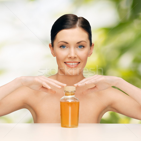 Stockfoto: Mooie · vrouw · olie · fles · gezondheidszorg · spa · schoonheid