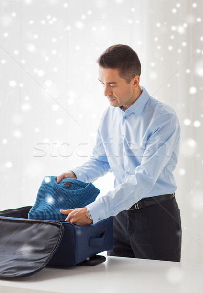 Işadamı elbise seyahat çanta iş gezisi Stok fotoğraf © dolgachov