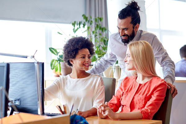 Heureux Creative équipe ordinateur bureau affaires [[stock_photo]] © dolgachov