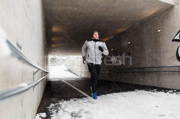 Foto d'archivio: Uomo · esecuzione · metropolitana · tunnel · inverno · fitness