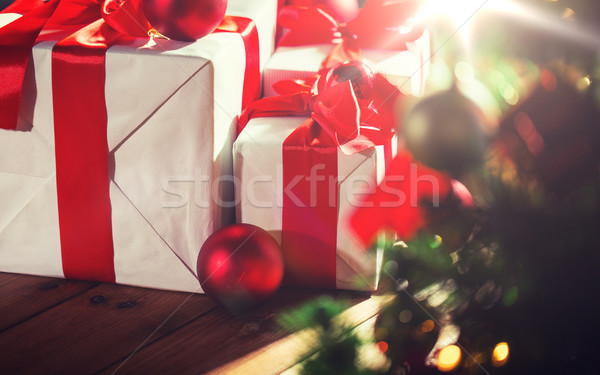 Stock foto: Rot · Kugeln · Weihnachtsbaum · Weihnachten · Feiertage