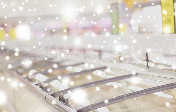 Sklep spożywczy sprzedaży zakupy przechowywania śniegu Zdjęcia stock © dolgachov
