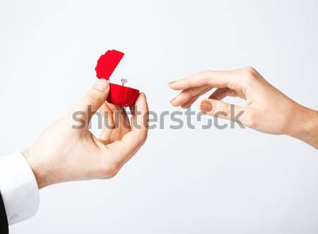 Paar Ehering Geschenkbox Hände Hand Mann Stock foto © dolgachov