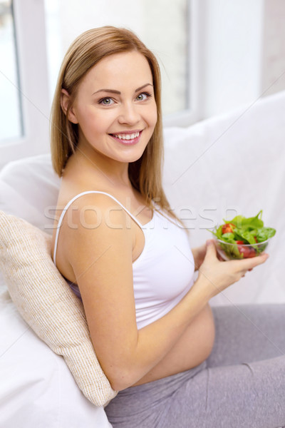 Foto stock: Feliz · mulher · grávida · tigela · salada · gravidez · maternidade
