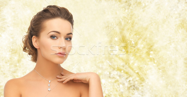 Schöne Frau tragen glänzend Diamant Schönheit Feiertage Stock foto © dolgachov